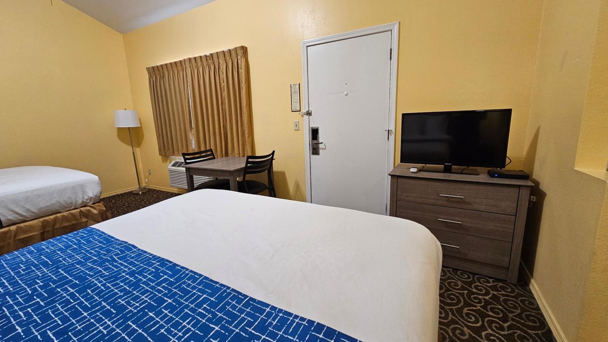 Travelodge By Wyndham Уэнатчи Экстерьер фото